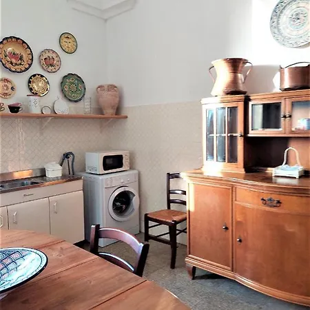 Nel Salento - Ampie E Giardino, Fino A 9 Persone